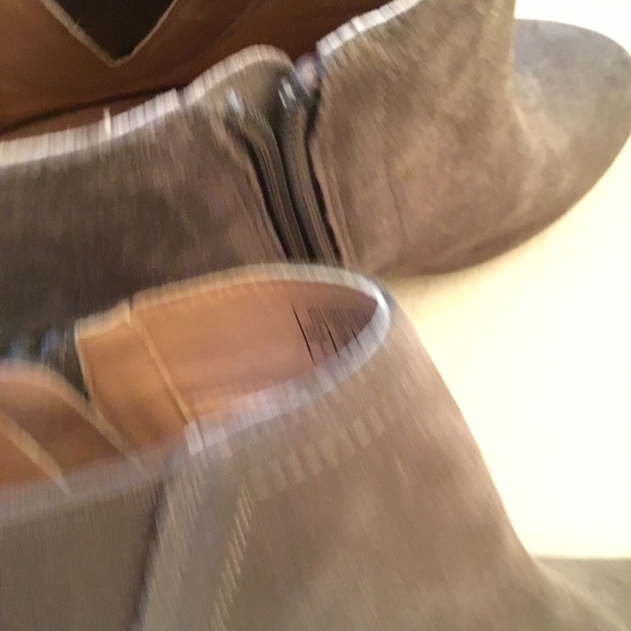 Vionic Leather Suede Boots Size 7 Like New - Picture 5 of 6